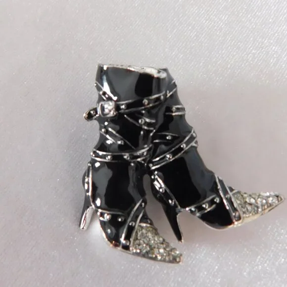 Ladies Rucinni - Boot designed Brooch - Picture 4 of 4